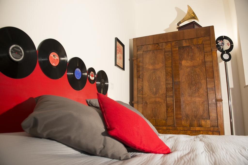 Grammy Suite Rome Room photo