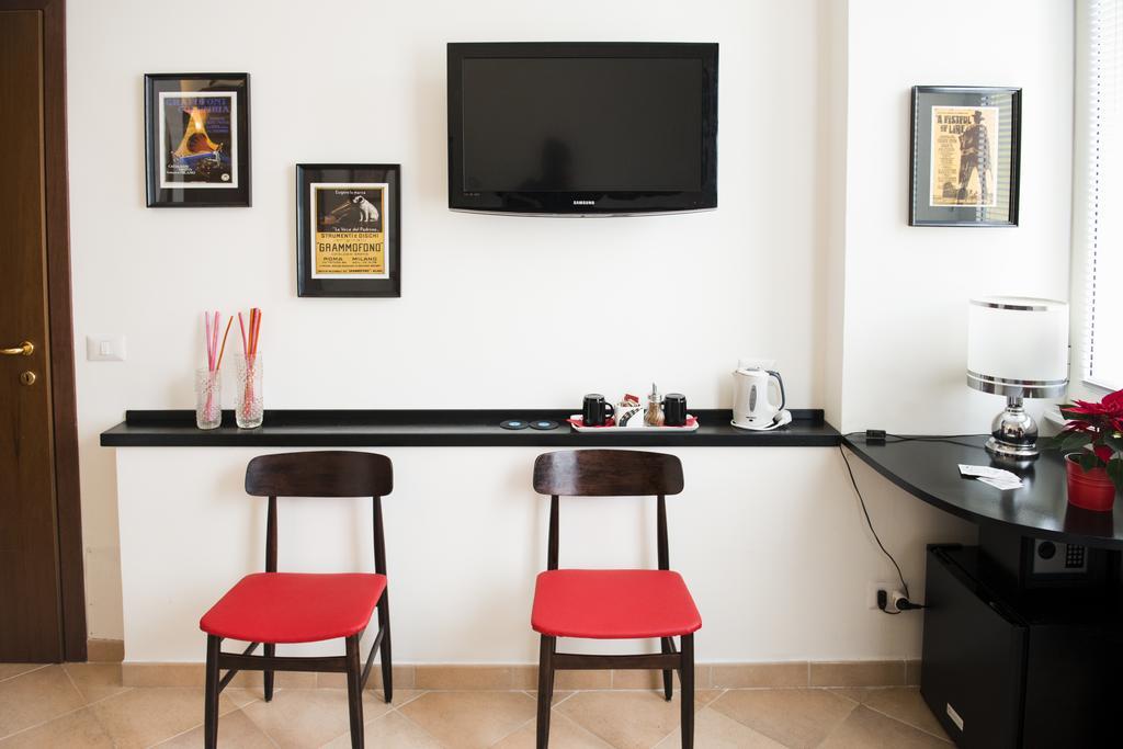 Grammy Suite Rome Room photo